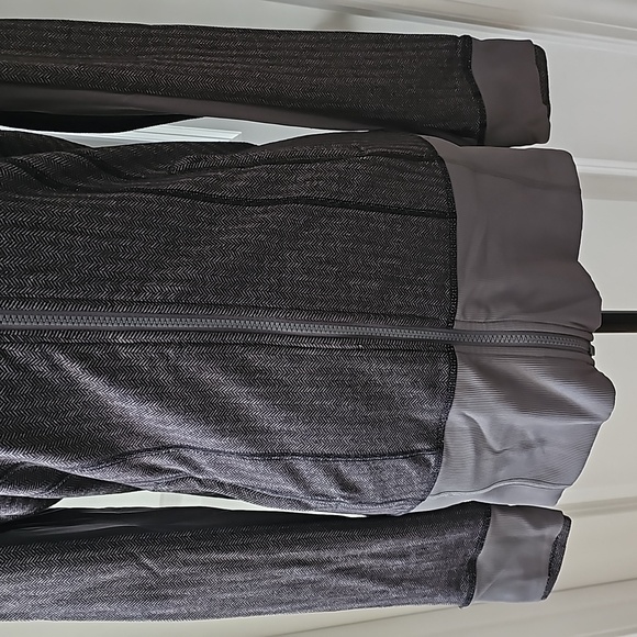 380. Lululemon Daily Practice Jacket - Picture 3 of 12